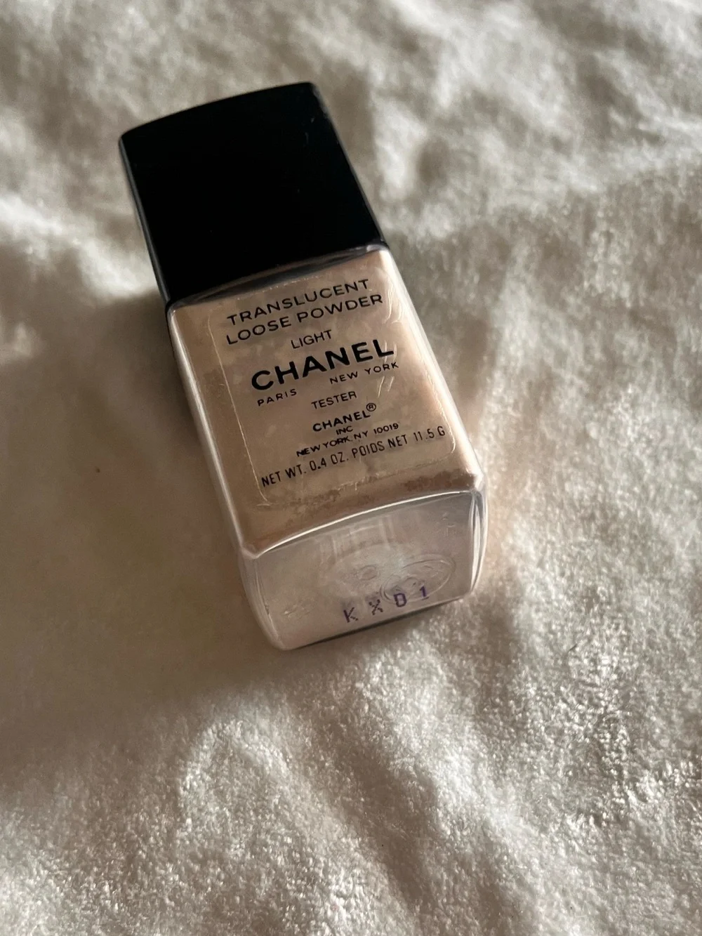 CHANEL Translucent Loose Powder - Light Beige with Black Cap